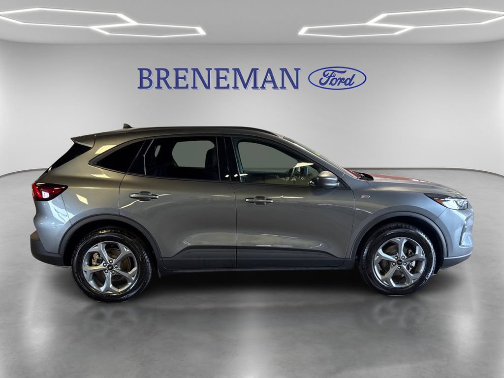 Certified 2025 Ford Escape ST-Line AWD/4WD image 4