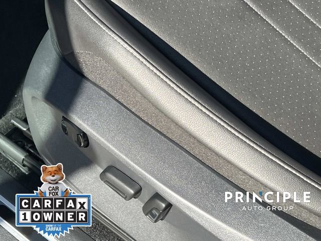 Certified 2022 Volkswagen Tiguan SE R-Line image 17