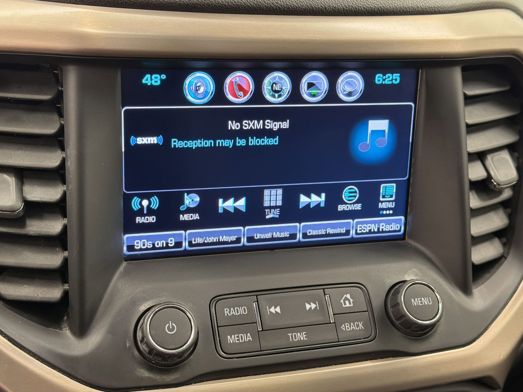 Used 2017 GMC Acadia Denali w/ Technology Package FWD image 25