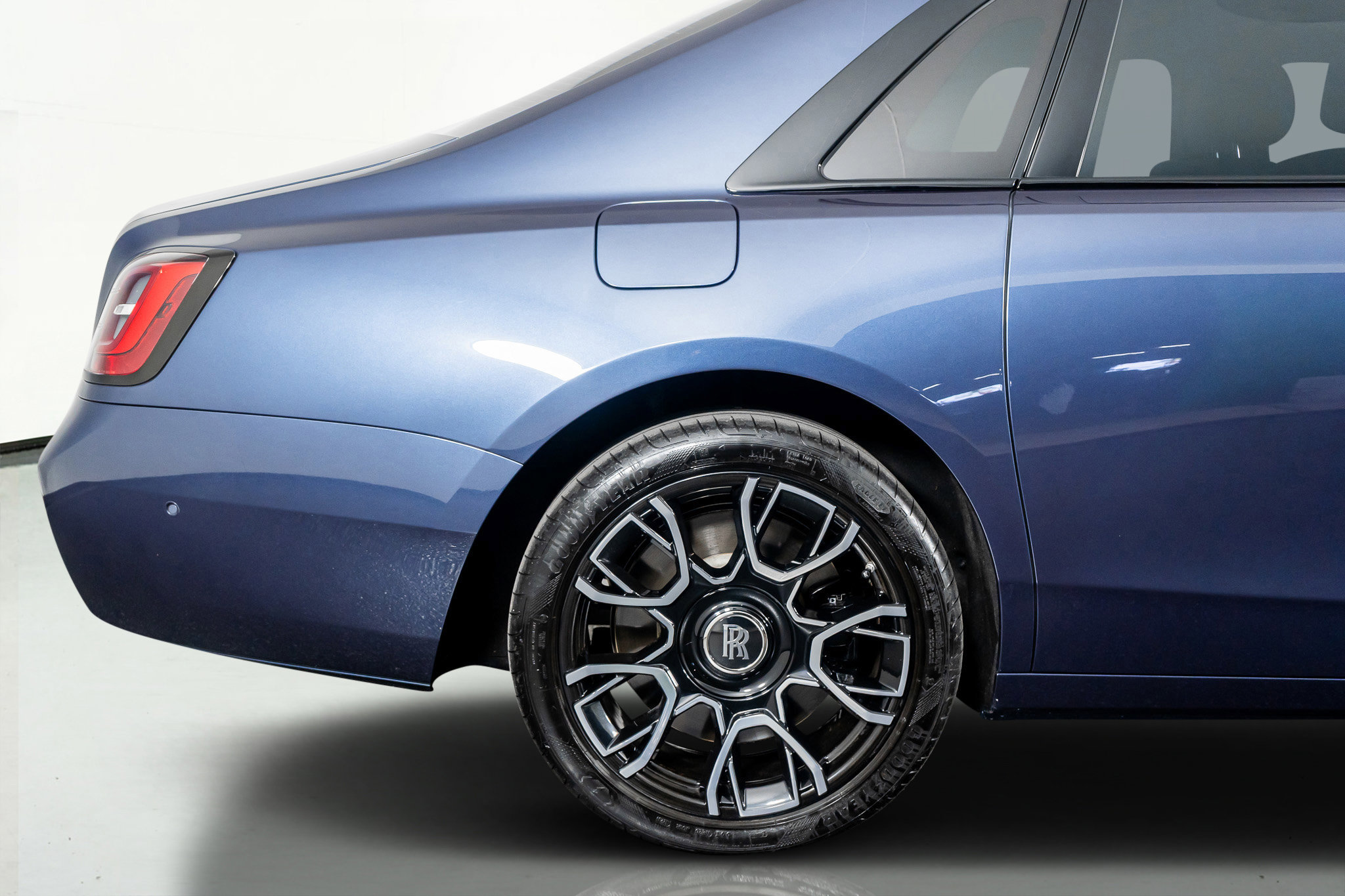 Used 2024 Rolls-Royce Ghost Black Badge w/ Black Badge Ghost Package image 8