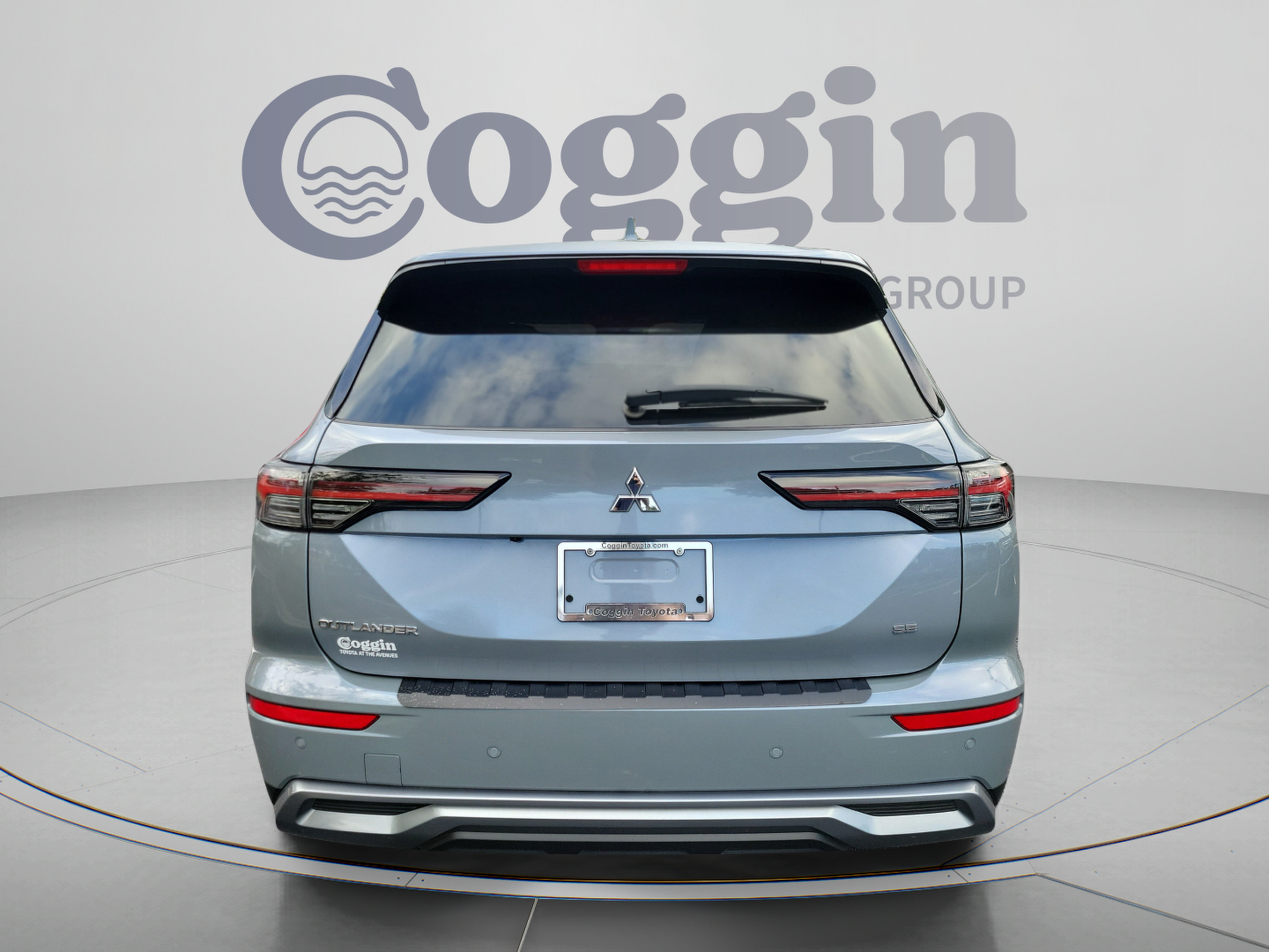 Used 2025 Mitsubishi Outlander SE FWD image 3