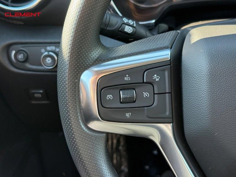 Used 2025 Chevrolet Blazer LT AWD/4WD image 23