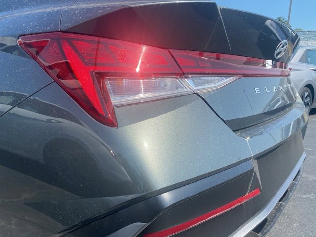 New 2025 Hyundai Elantra Limited image 31