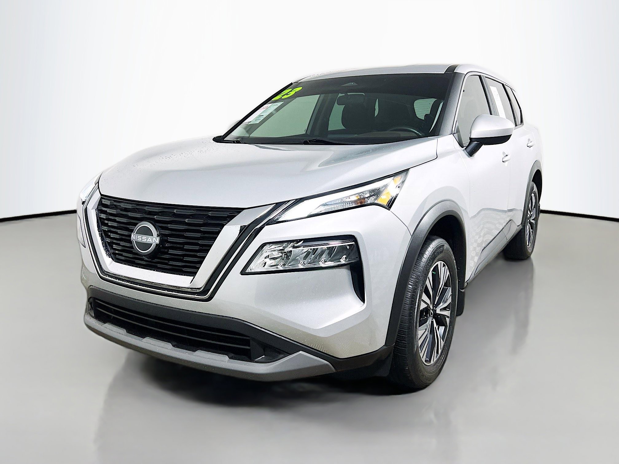 Used 2023 Nissan Rogue SV image 10