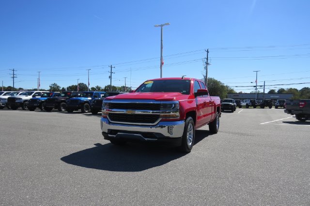 Used 2019 Chevrolet Silverado 1500 LT w/ All Star Edition AWD/4WD image 8