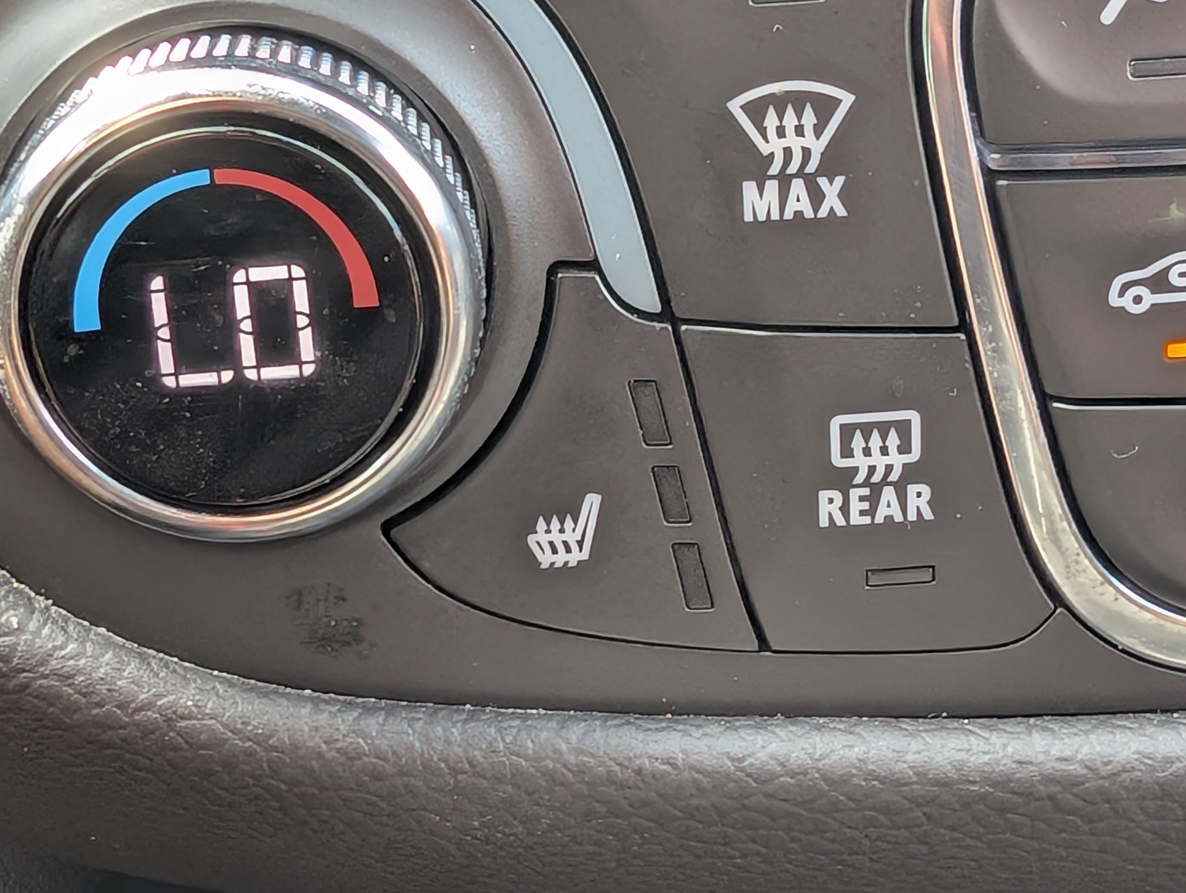 Used 2023 Chevrolet Equinox RS FWD image 31
