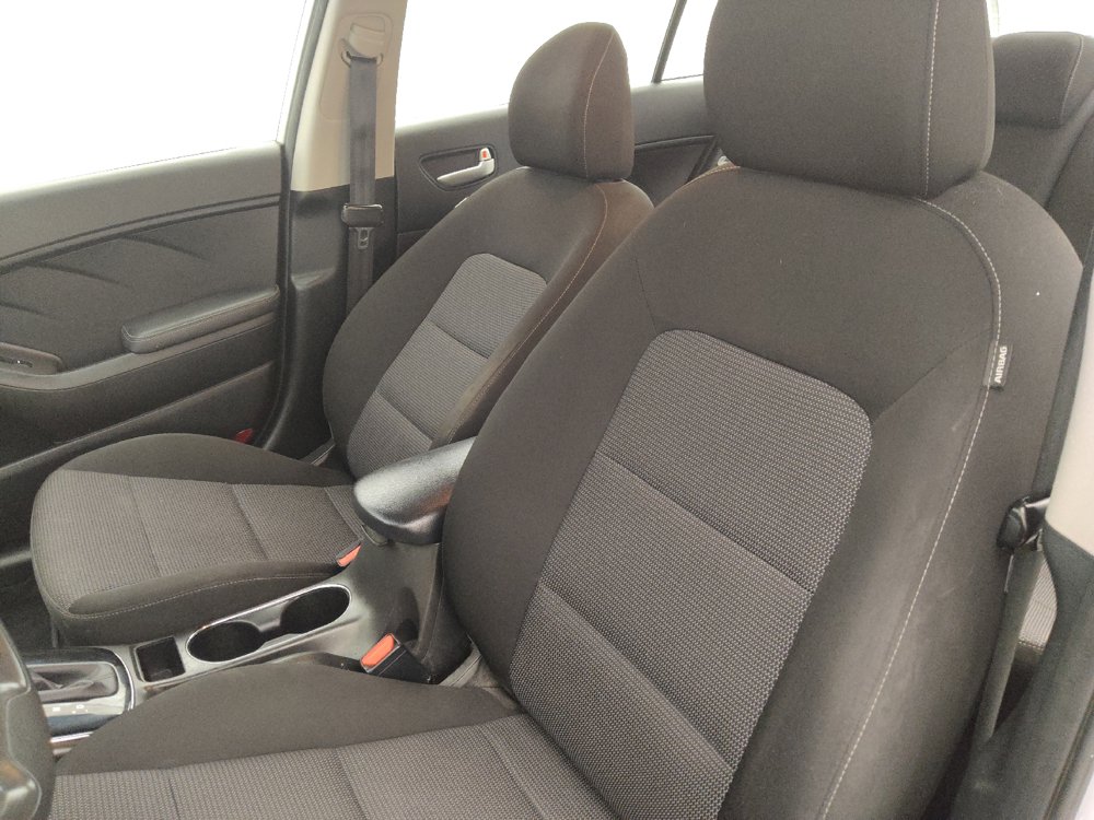 Used 2017 Kia Forte LX FWD image 17
