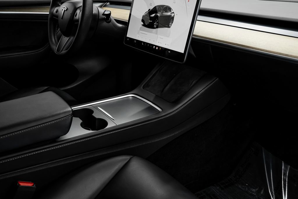 Used 2023 Tesla Model Y Long Range image 30