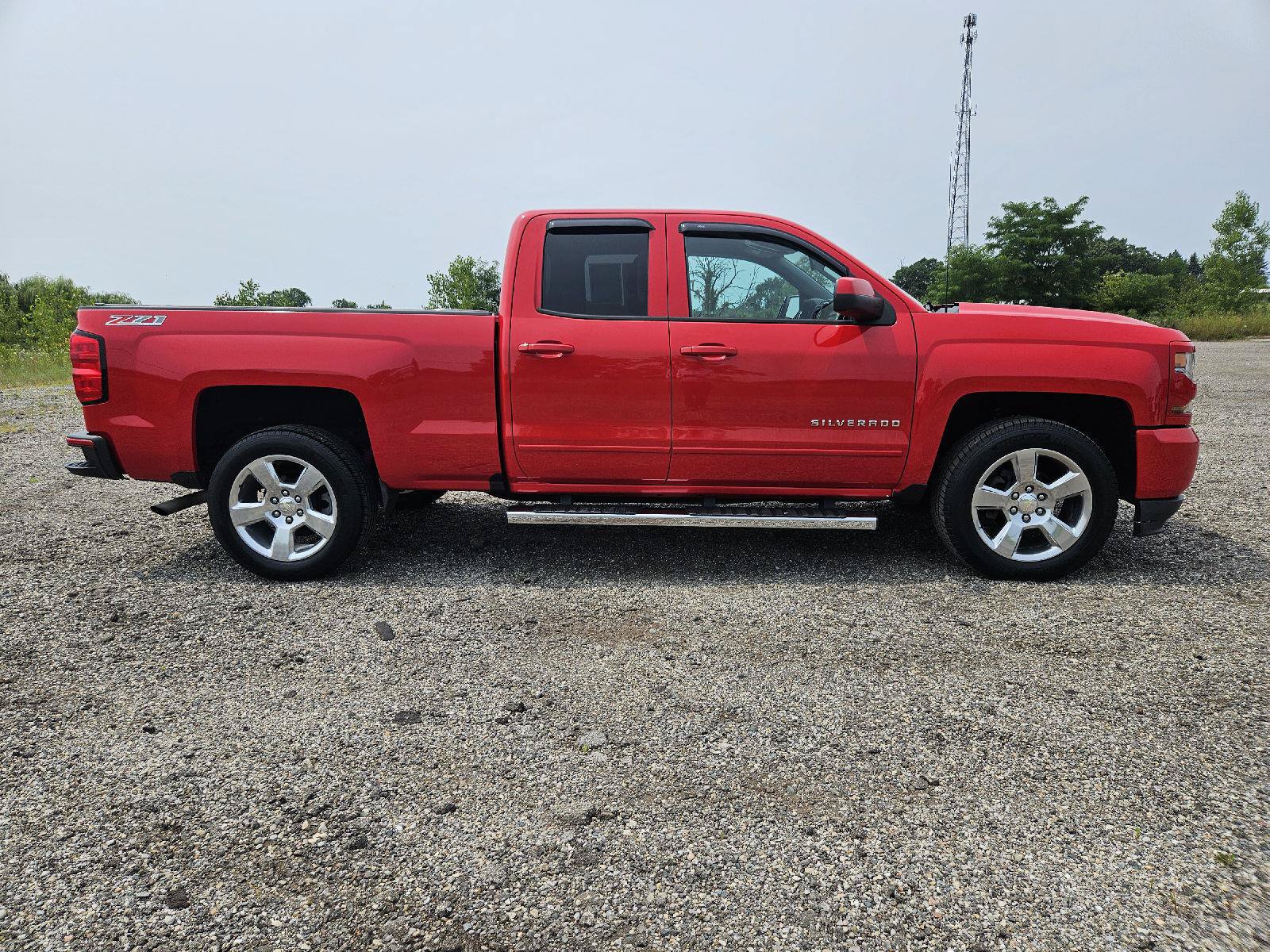 Used 2017 Chevrolet Silverado 1500 LT AWD/4WD image 8