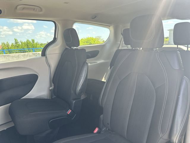 Used 2023 Chrysler Voyager LX FWD image 27
