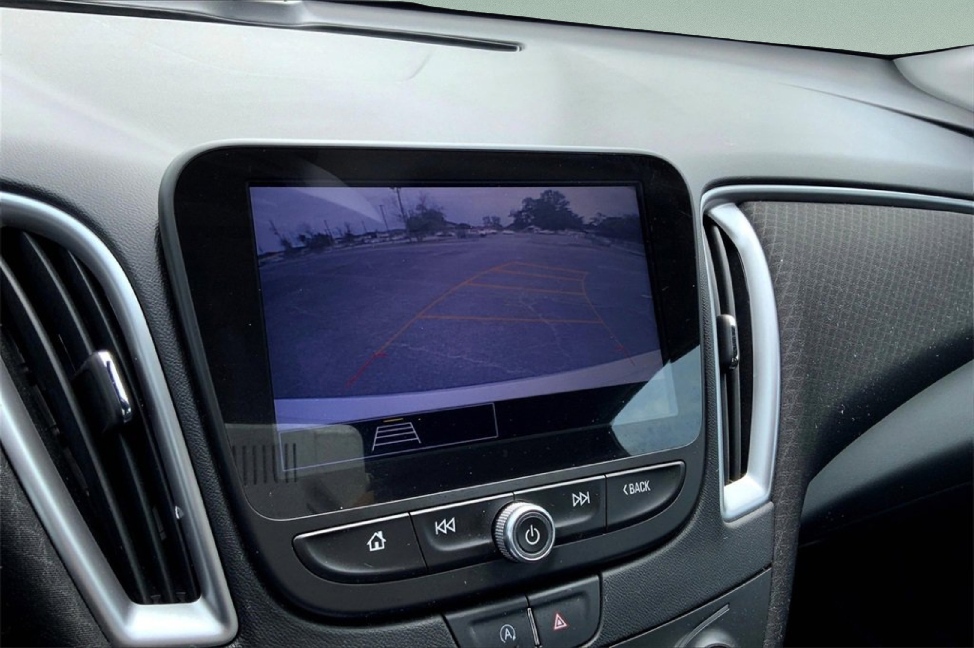 Used 2022 Chevrolet Malibu LT FWD image 22