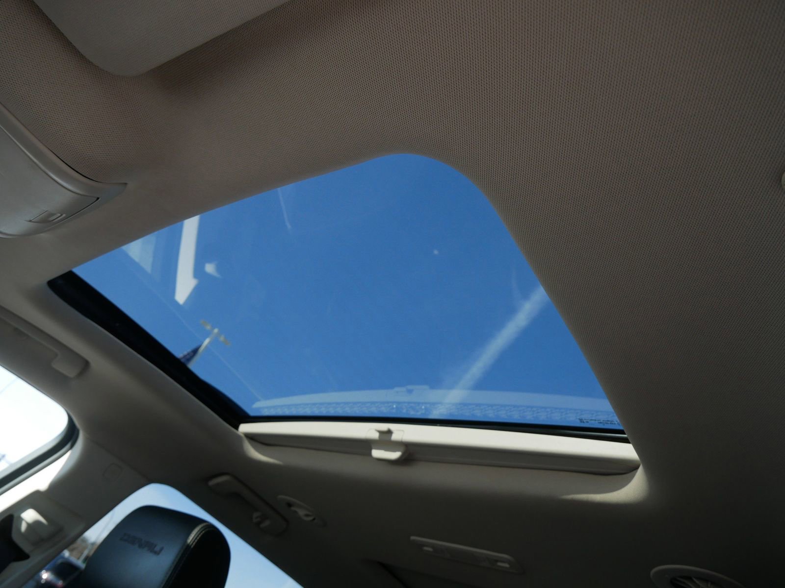 Used 2023 GMC Acadia Denali w/ Black Diamond Edition image 28