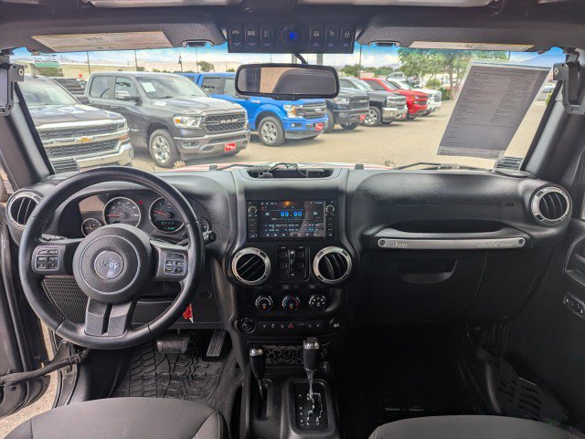 Used 2017 Jeep Wrangler Unlimited Rubicon w/ Connectivity Group AWD/4WD image 22