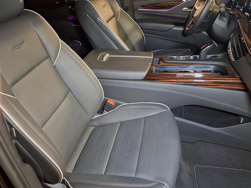Certified 2024 Cadillac Escalade Premium Luxury w/ Performance Package image 23