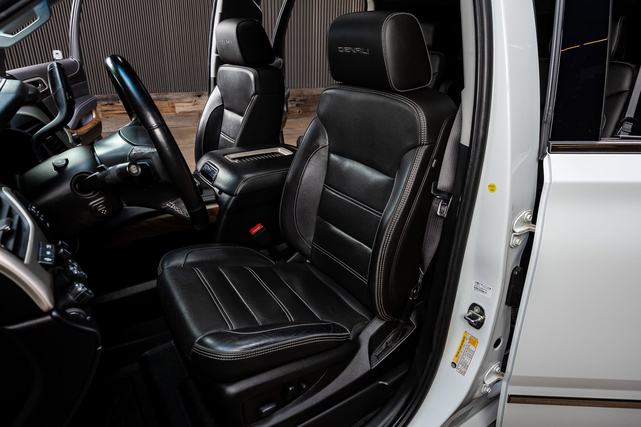 Used 2019 GMC Yukon Denali w/ Denali Ultimate Package image 26