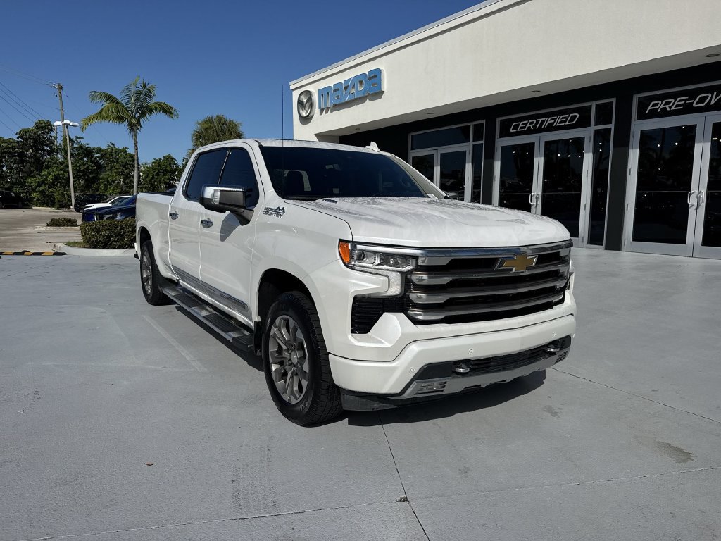 Used 2022 Chevrolet Silverado 1500 High Country w/ Technology Package AWD/4WD image 7