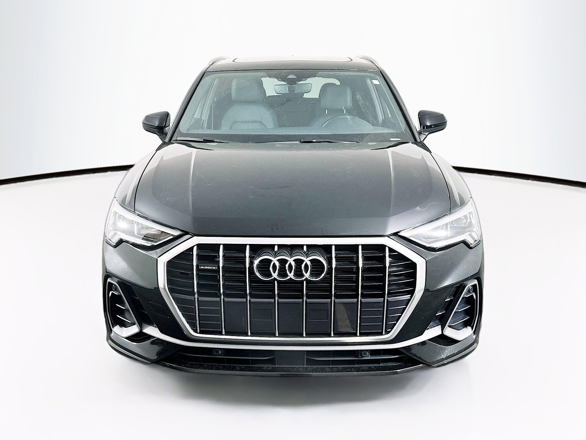 Used 2024 Audi Q3 2.0T Premium image 2