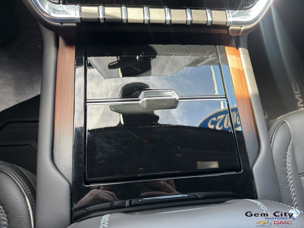 Used 2025 GMC Yukon XL Denali w/ Sun & Power Step Package AWD/4WD image 24