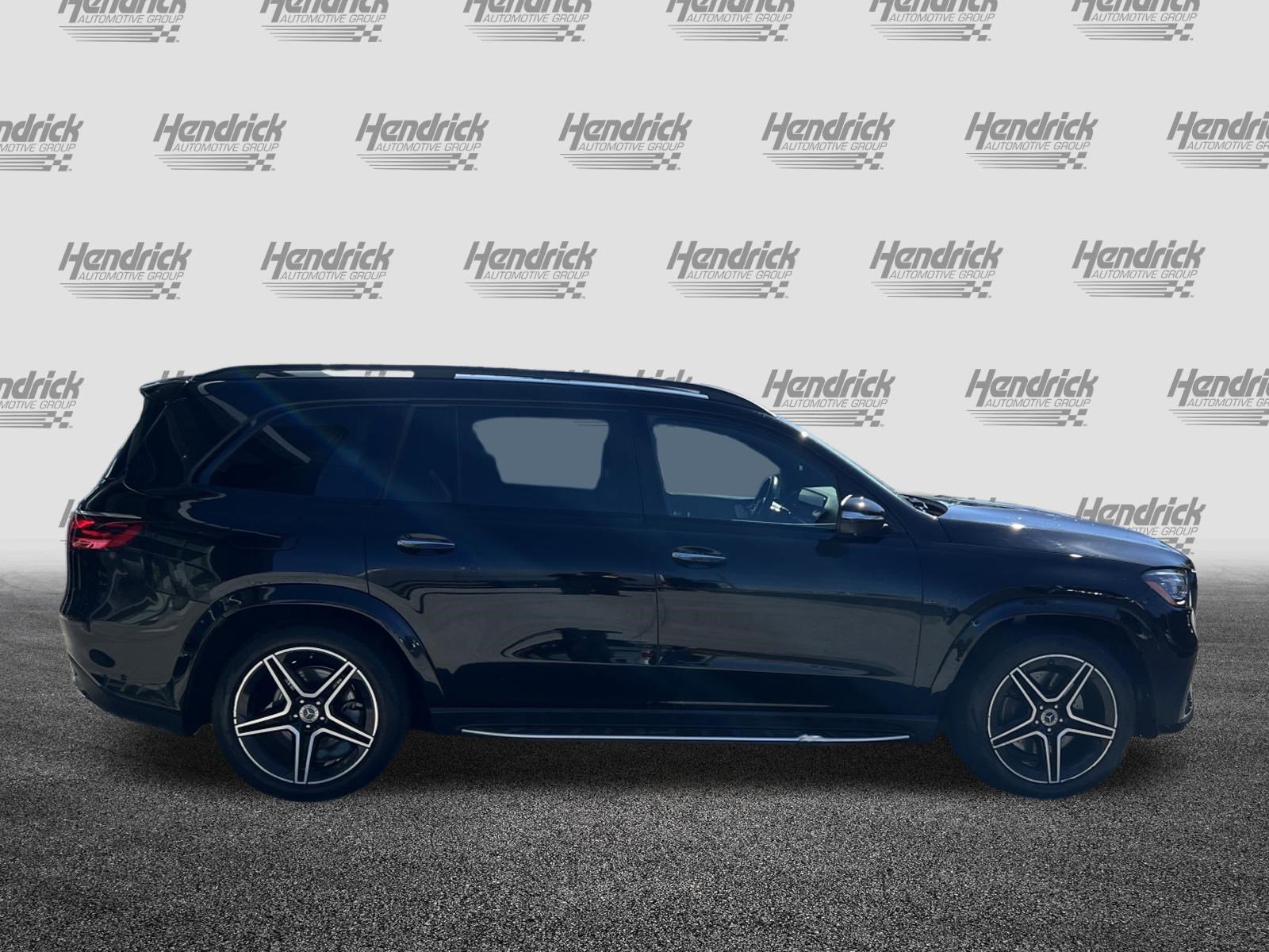 Used 2024 Mercedes-Benz GLS 450 4MATIC image 11
