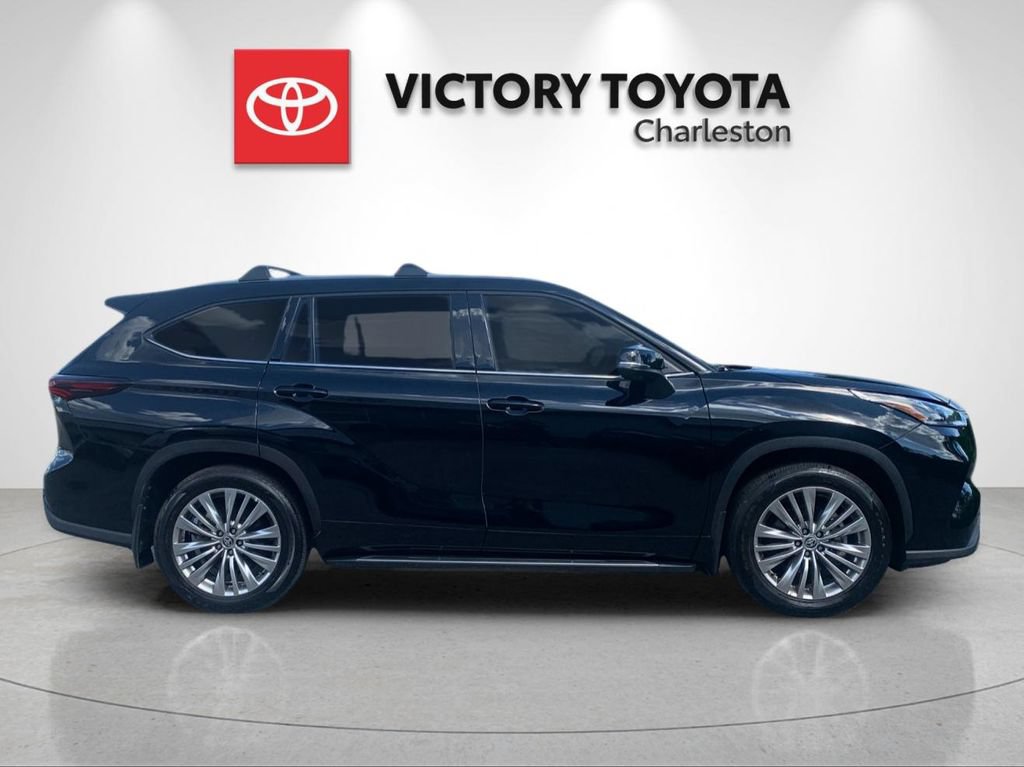 Used 2026 Toyota Highlander Platinum AWD/4WD image 6
