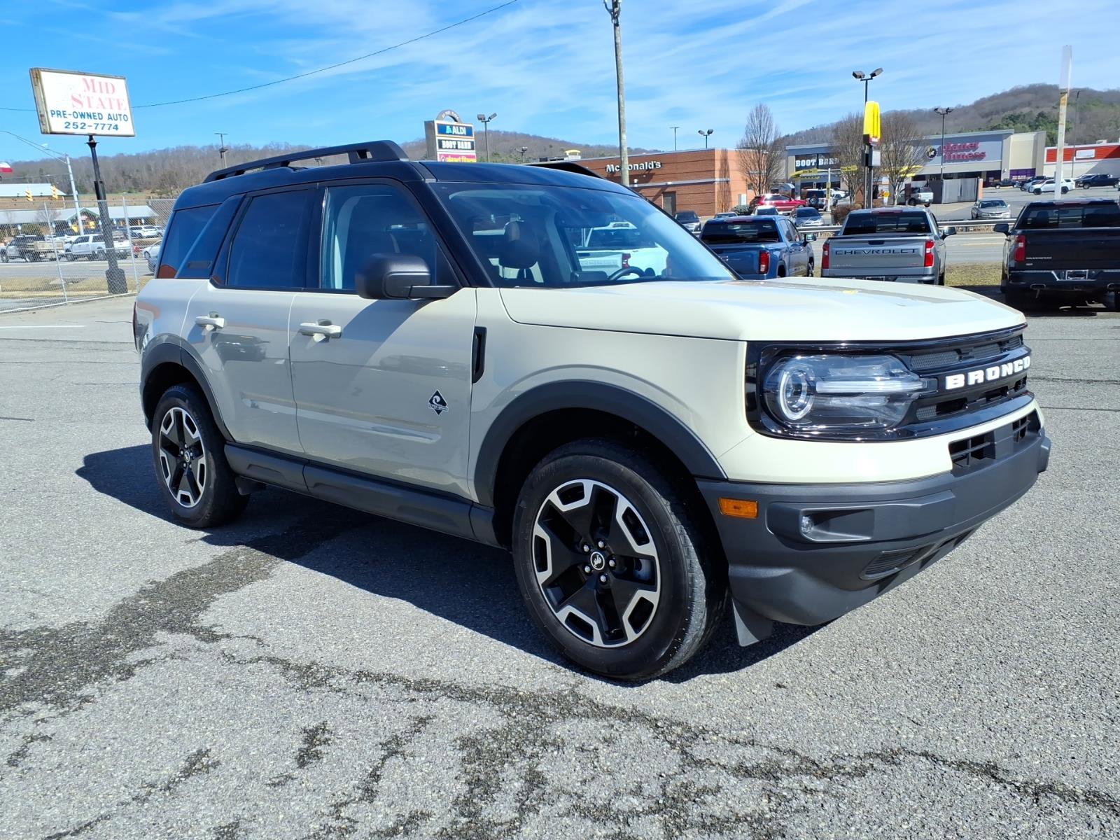Used 2024 Ford Bronco Sport Outer Banks w/ Tech Package image 8