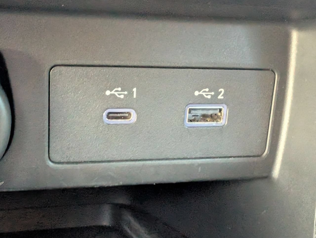 Certified 2025 Nissan Versa SR w/ Trunk Package FWD image 19