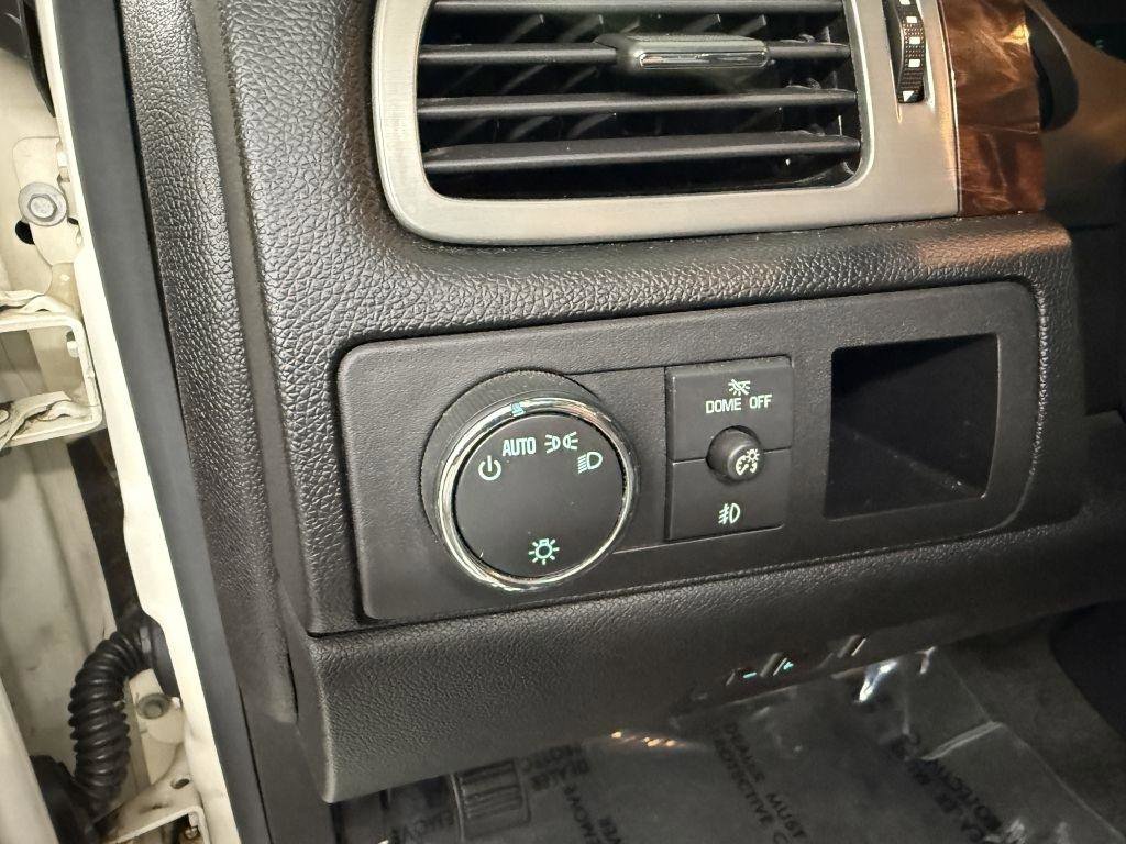 Used 2012 GMC Yukon XL Denali AWD/4WD image 15