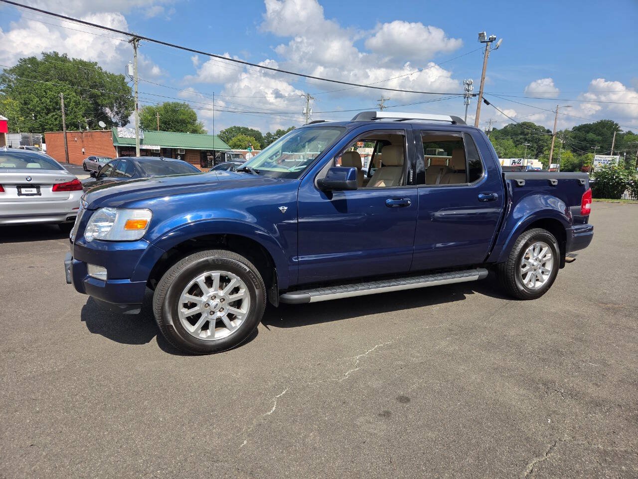 Used 2007 Ford Explorer Sport Trac Limited AWD/4WD image 2