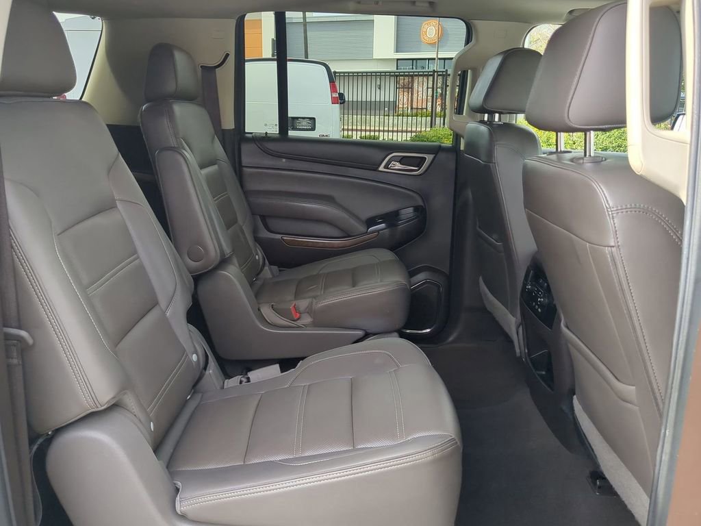 Used 2020 GMC Yukon XL Denali w/ Open Road Package image 30