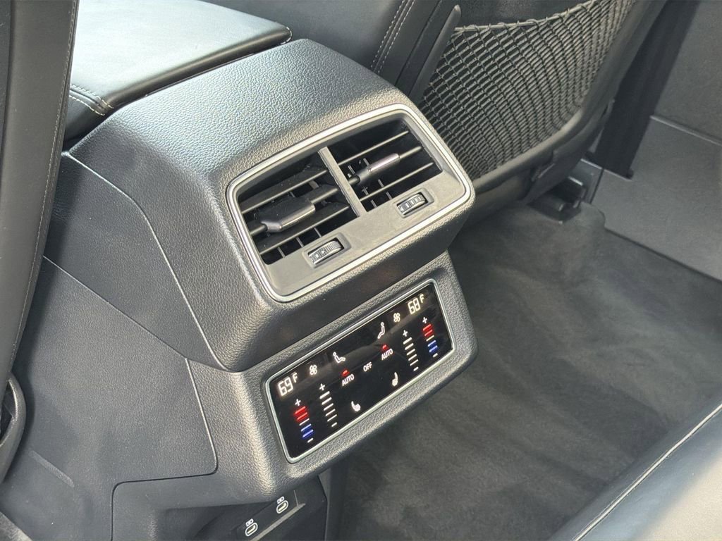 Used 2022 Audi e-tron S Prestige w/ Prestige Package image 28