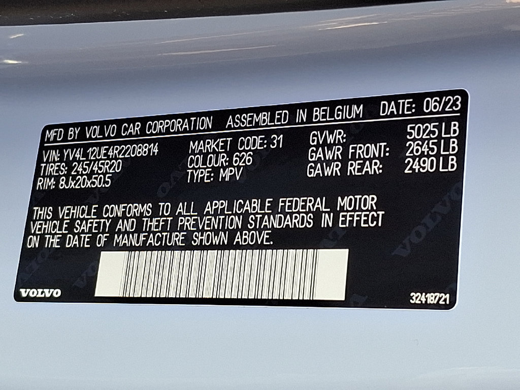 Certified 2024 Volvo XC40 B5 Plus w/ Protection Package Premier AWD/4WD image 25