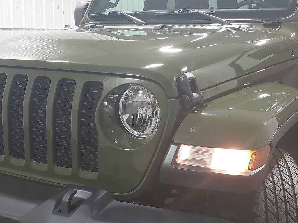 Used 2022 Jeep Gladiator Sport image 31