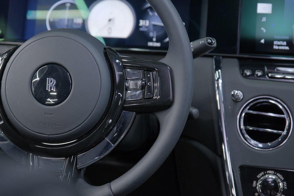 Used 2026 Rolls-Royce Cullinan image 65