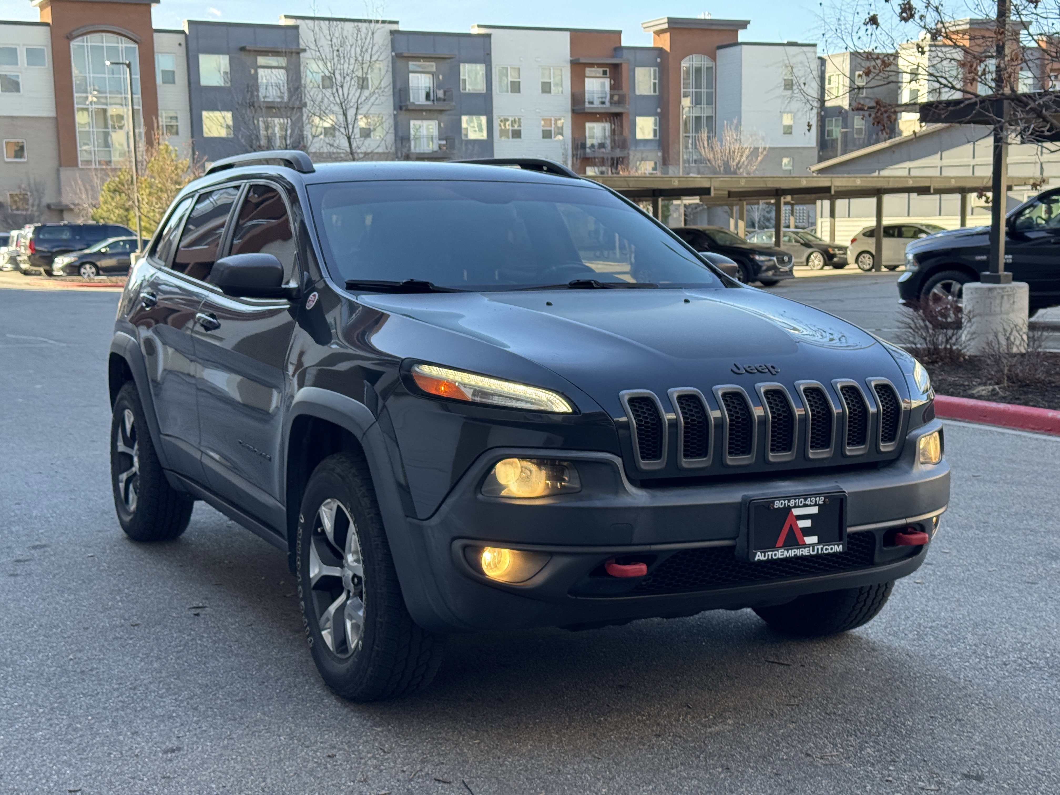 Used 2016 Jeep Cherokee Trailhawk image 8