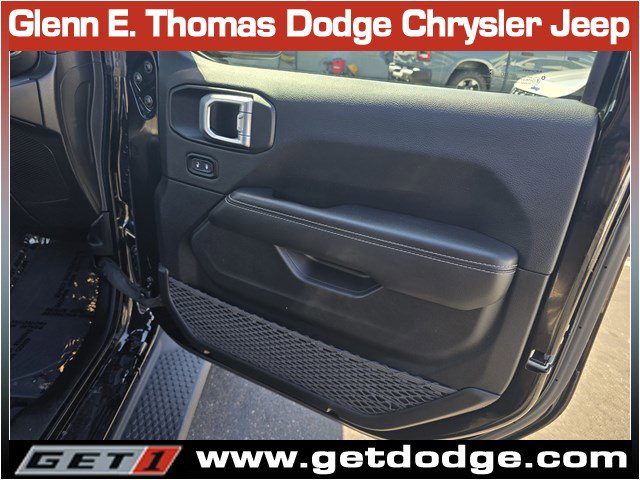 Certified 2022 Jeep Wrangler Unlimited Sahara w/ Cold Weather Group image 35