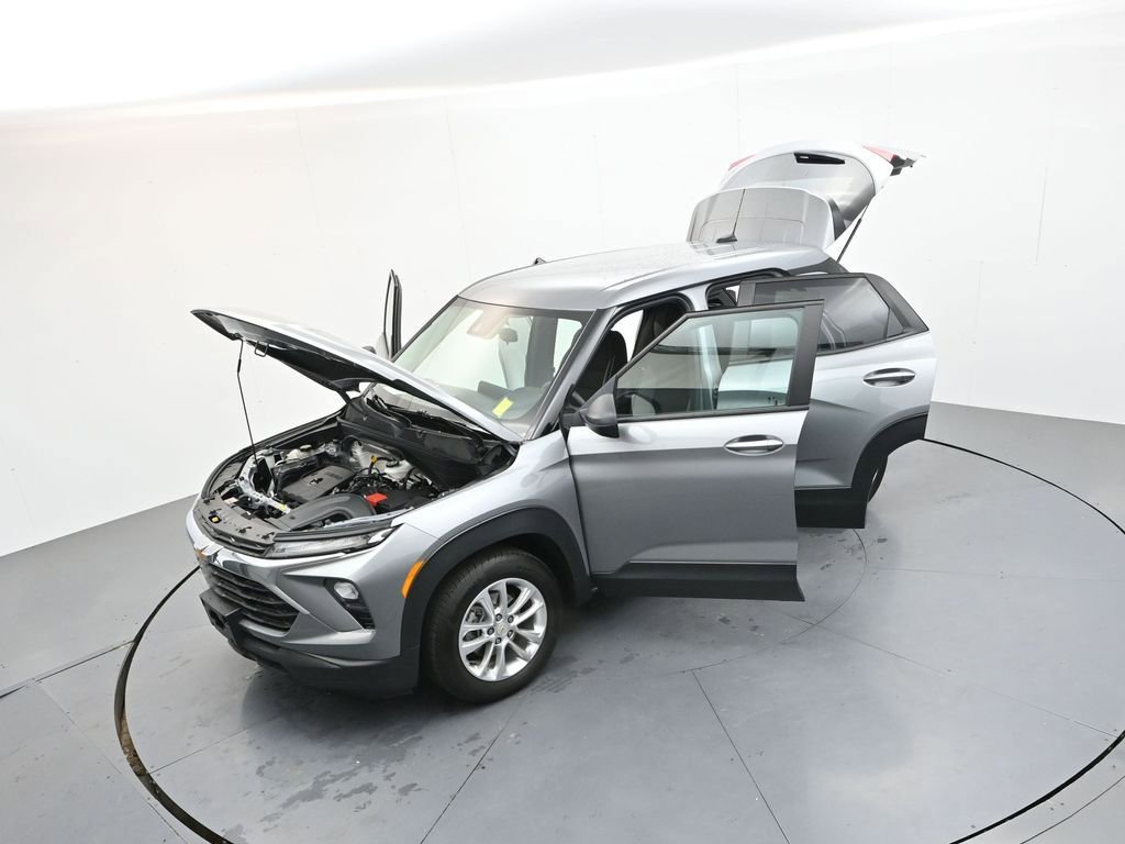 Used 2024 Chevrolet TrailBlazer LS w/ LS Convenience Package FWD image 42