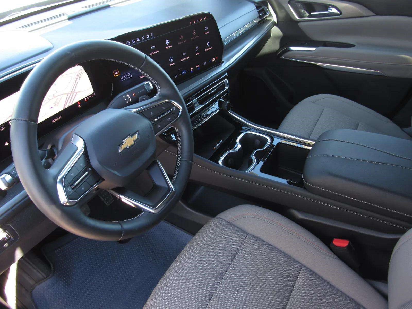 Used 2026 Chevrolet Traverse LT w/ Driver Confidence Package AWD/4WD image 17