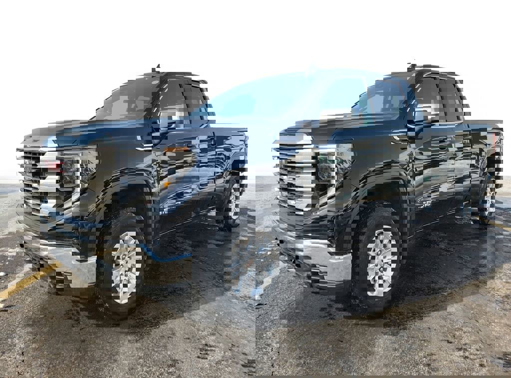 Used 2024 GMC Sierra 1500 SLE w/ Preferred Package image 2