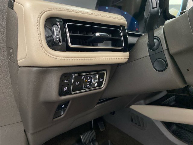 Used 2023 Lincoln Nautilus AWD w/ Premium Package image 17