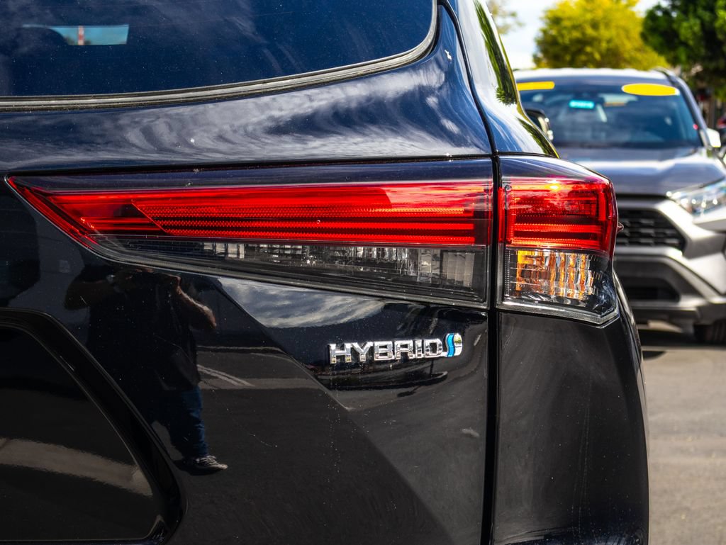 Used 2023 Toyota Highlander Limited AWD/4WD image 10