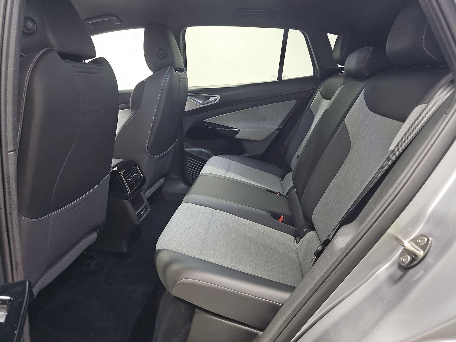 Used 2023 Volkswagen ID.4 Pro RWD image 2