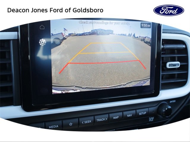 Used 2023 Hyundai Venue Limited image 27