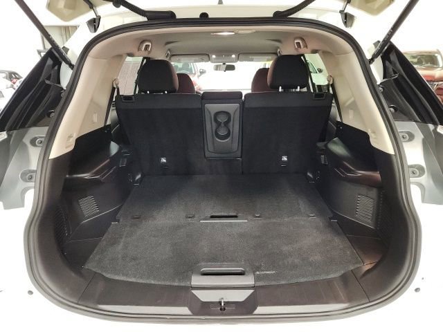 Used 2016 Nissan Rogue SV AWD/4WD image 26