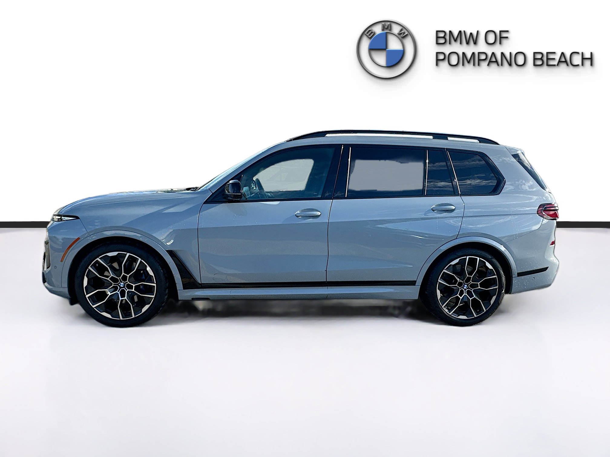 New 2025 BMW X7 M60i w/ Executive Package AWD/4WD image 4