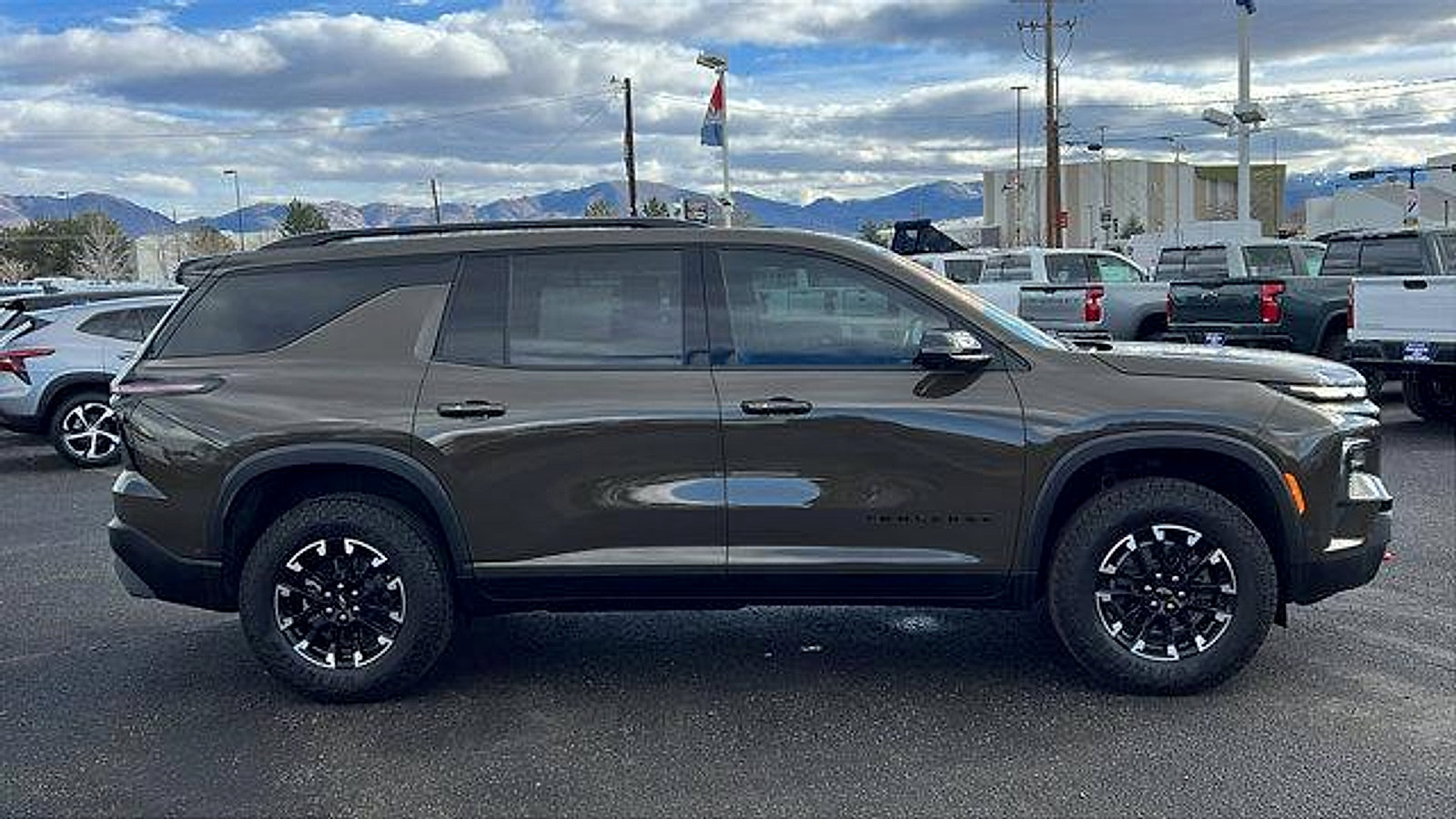 Certified 2025 Chevrolet Traverse Z71 w/ Enhanced Driving Package image 4