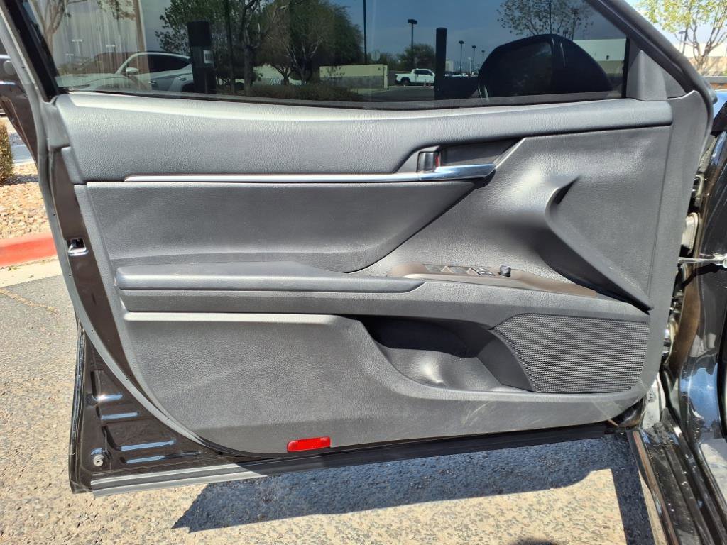 Used 2023 Toyota Camry SE image 18