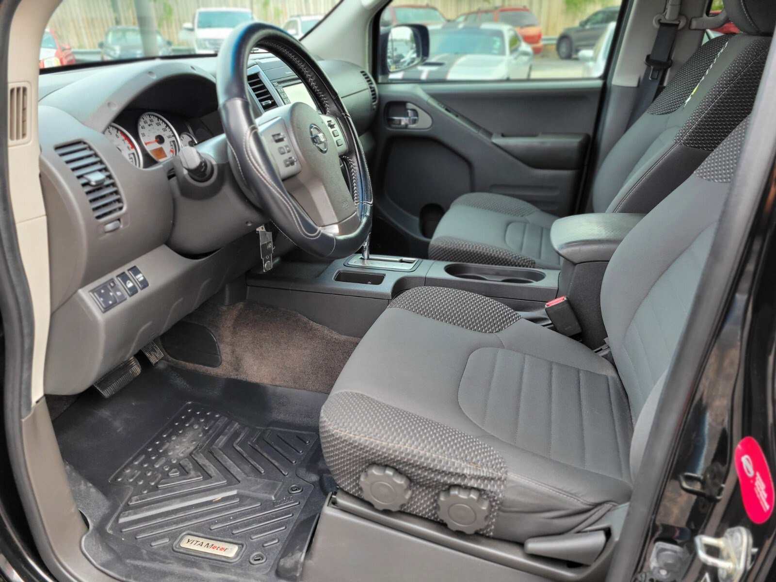 Used 2018 Nissan Frontier PRO-4X image 19