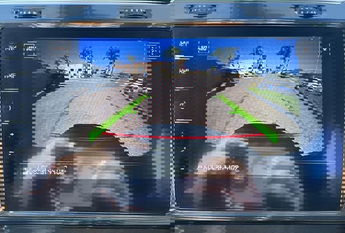 Used 2019 Volkswagen e-Golf SEL Premium image 11