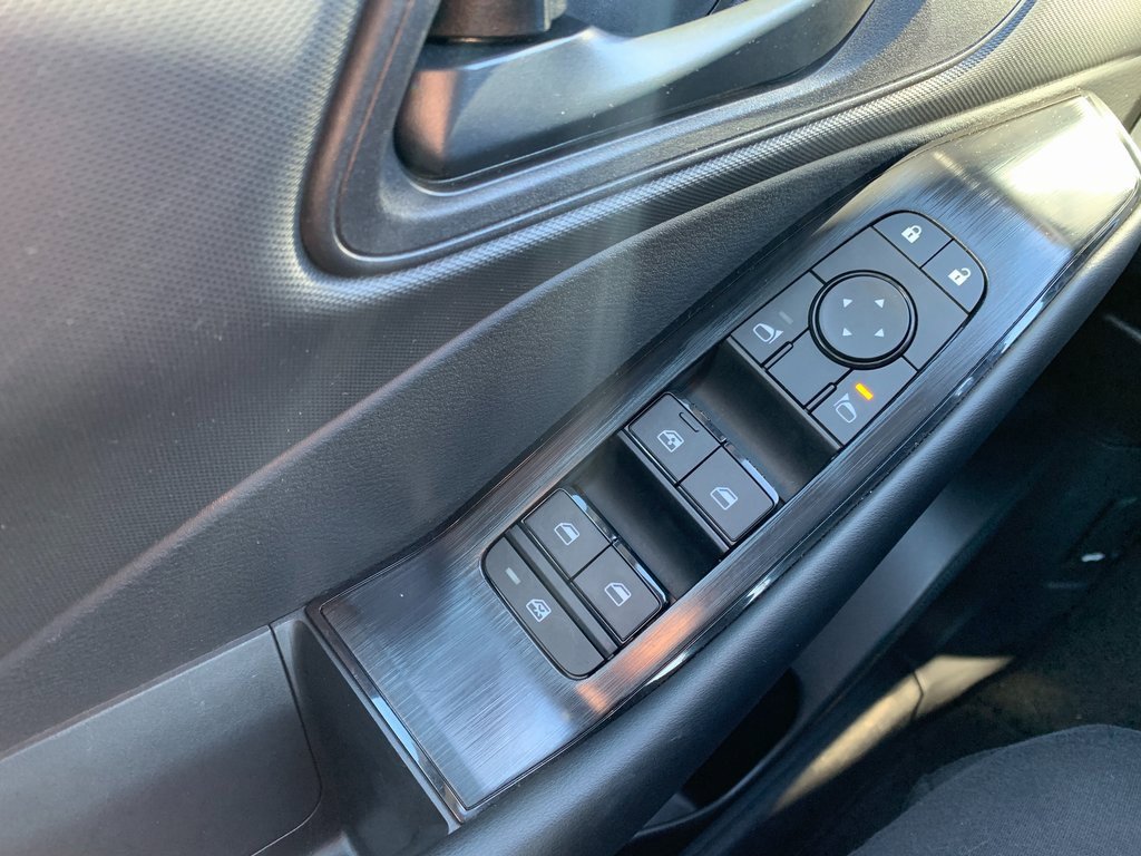 Used 2025 Nissan Rogue S image 21