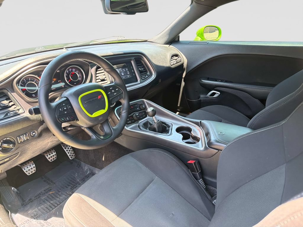 Used 2015 Dodge Challenger R/T RWD image 15
